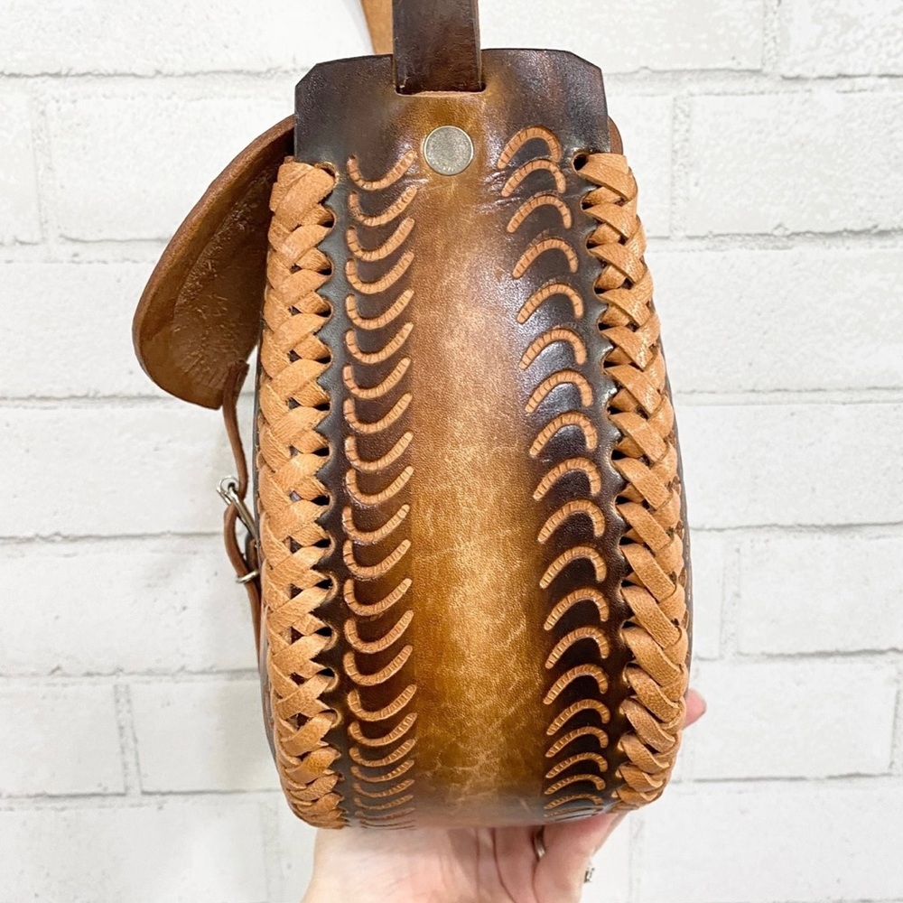 Vintage Hand-tooled Leather Handbag - Picture 2 of 9
